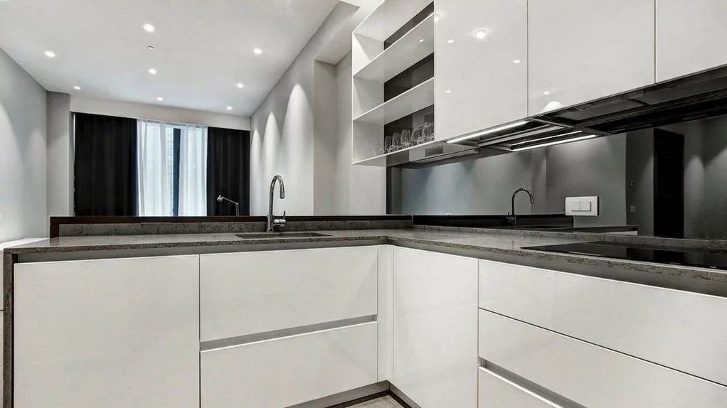 1 Bedroom Apartment 62 m2 on the 19th floor in Neva Towers, photo 4