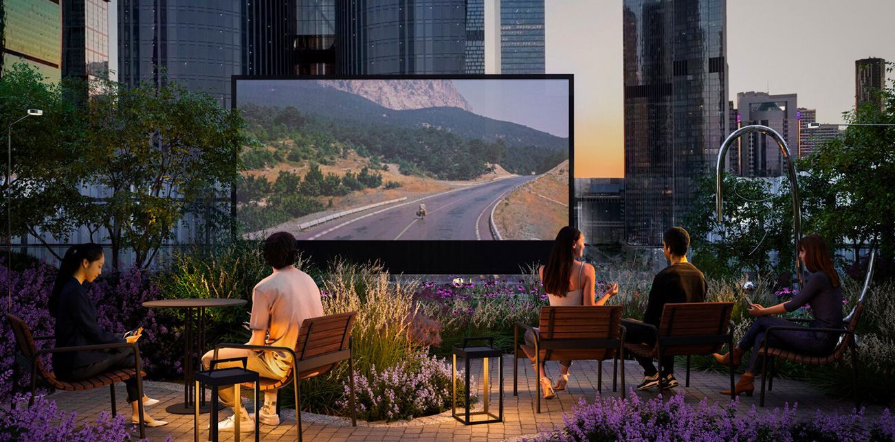 ترفيه رفيع المستوى في السحاب: يقدم Dom Dau سينما حصرية على السطح في قلب مدينة موسكو.