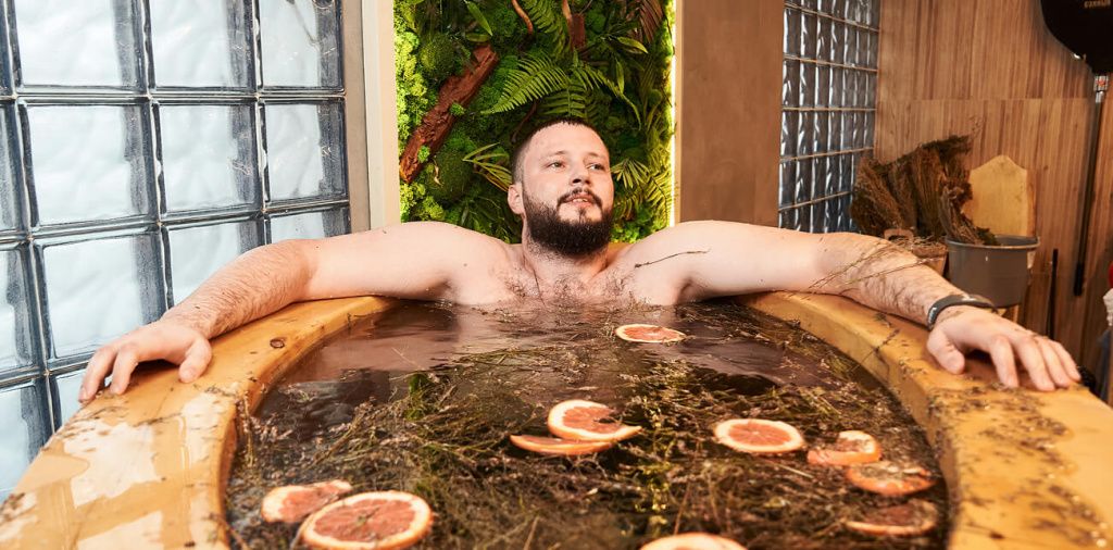 Herbal plunge pools at Knyazhe near Moscow City